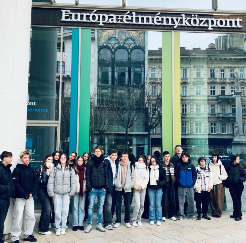 Nemzeti Múzeum, Európa-élményközpont és adventezés-budapesti tanulmányi  kiránduláson járt a 10. C osztály