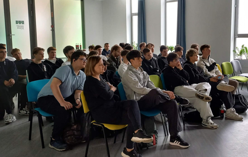 A jövő már a garázsban pihen – Látogatáson az aiMotive-nál